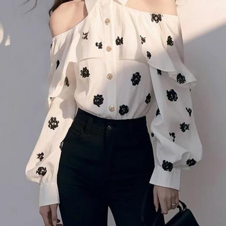 BY16153# 法式碎花镂空露肩长袖衬衫女设计感春秋季超好看荷叶边polo领上衣 服裝批發女裝批發服飾貨源
