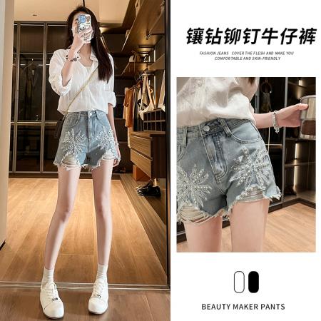 BY16321# 夏季怀旧牛仔短裤女新款刺绣钉珠镶钻磨破毛边浅色热裤子 服裝批發女裝批發服飾貨源