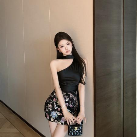 BY16335# 名媛显瘦套装露肩缎面上衣重工高级钉珠刺绣短裙两件套 服裝批發女裝批發服飾貨源