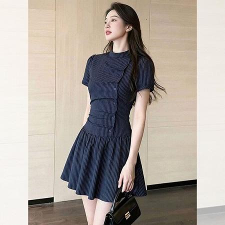 BY16336# 复古酒红色格纹收腰连衣裙女时尚洋气小众斜扣设计感a字短袖裙子 服裝批發女裝批發服飾貨源