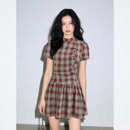 BY16336# 复古酒红色格纹收腰连衣裙女时尚洋气小众斜扣设计感a字短袖裙子 服裝批發女裝批發服飾貨源