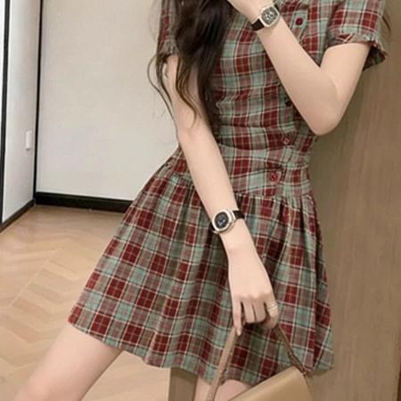 BY16336# 复古酒红色格纹收腰连衣裙女时尚洋气小众斜扣设计感a字短袖裙子 服裝批發女裝批發服飾貨源