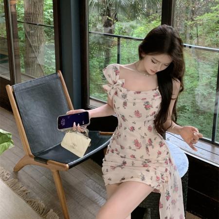 BY16367# 纯欲碎花吊带连衣裙设计感不规则拖尾性感辣妹包臀裙 服裝批發女裝批發服飾貨源