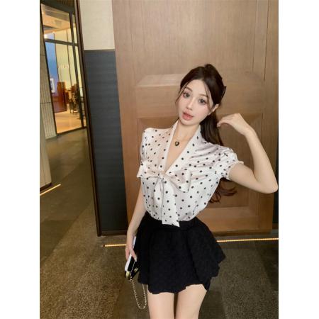 BY16375# 端面波点V领飘带上衣气质衬衫 服裝批發女裝批發服飾貨源