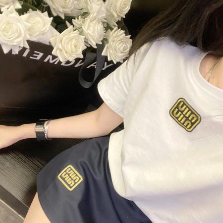 BY16394# 夏季新款韩系学院风刺绣圆领字母短袖T恤女高级感半身裙时尚套装 服裝批發女裝批發服飾貨源