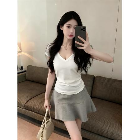 BY16410# 基础减龄正肩V领短袖T恤女+俏皮韩系a字短裙两件套装女  服裝批發女裝批發服飾貨源