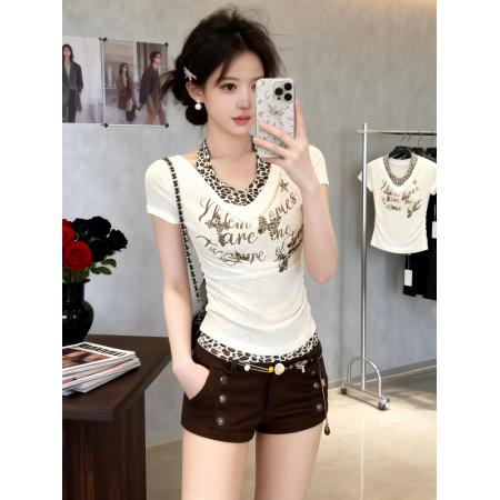 BY16421# 美式辣妹风豹纹假两件挂脖短袖T恤女夏修身型显瘦设计感露肩上衣  服裝批發女裝批發服飾貨源
