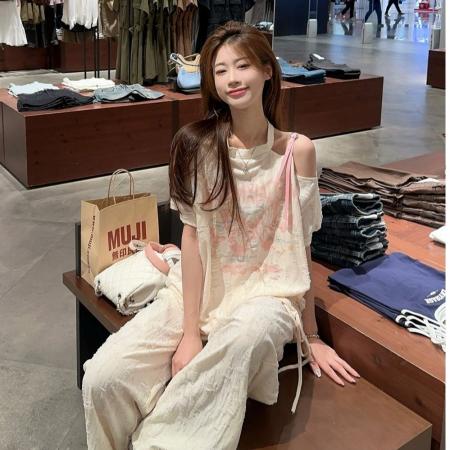 BY16432# 原版破洞布破洞布设计感蝴蝶印花露肩短袖T恤女夏季  服裝批發女裝批發服飾貨源