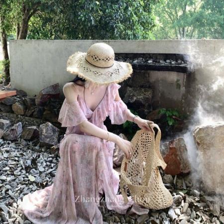 BY16434# 粉色碎花连衣裙夏女新款茶歇法式高级感不规则荷叶边雪纺长裙  服裝批發女裝批發服飾貨源