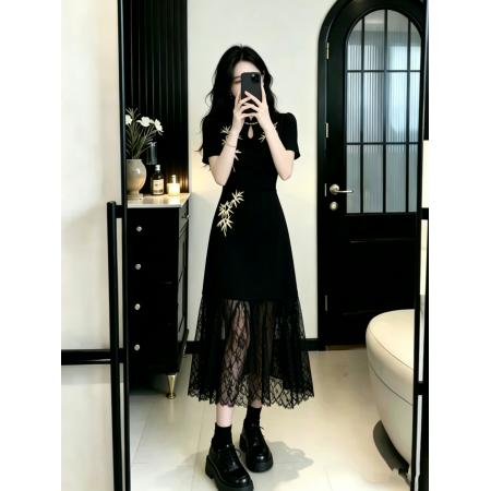 BY16449# 大码女装胖MM复古重工绣花拼接蕾丝裙摆显瘦长款连衣裙  服裝批發女裝批發服飾貨源