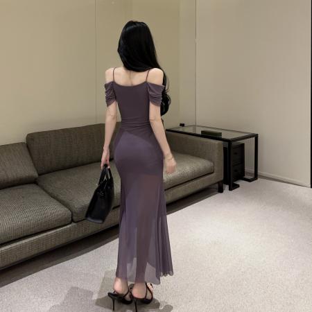 BY16472# 低胸露肩吊带褶皱中长款网纱打底连衣裙  服裝批發女裝批發服飾貨源