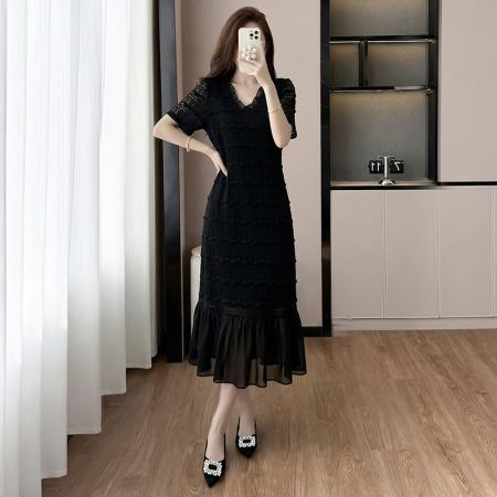 BY16485# 大码高端轻奢蕾丝肌理感连衣裙夏季优雅气质胖mm超显瘦小黑裙  服裝批發女裝批發服飾貨源