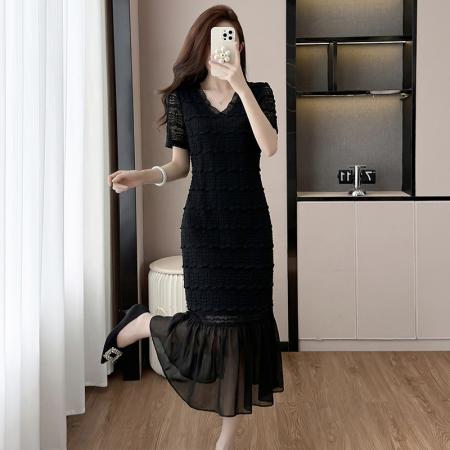 BY16485# 大码高端轻奢蕾丝肌理感连衣裙夏季优雅气质胖mm超显瘦小黑裙  服裝批發女裝批發服飾貨源