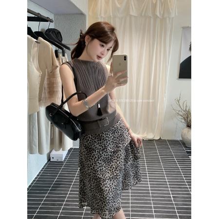 BY16500# 针织无袖T恤小衫+豹纹百搭高腰显瘦休闲半身裙套装配腰带女夏季  服裝批發女裝批發服飾貨源