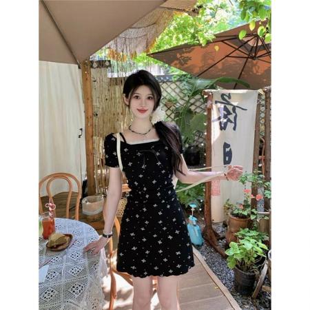 BY16517# 印花包臀裙显瘦女蕾丝纯欲短袖收腰气质A字夏季高级感连衣裙花边  服裝批發女裝批發服飾貨源