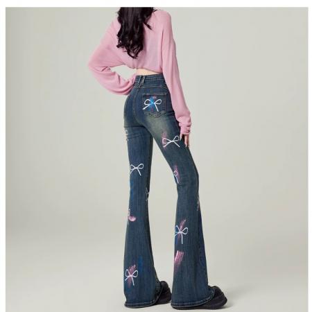 BY16540# 辣妹蝴蝶结涂鸦微喇叭牛仔裤女新款美式深蓝修身高腰马蹄裤子  服裝批發女裝批發服飾貨源
