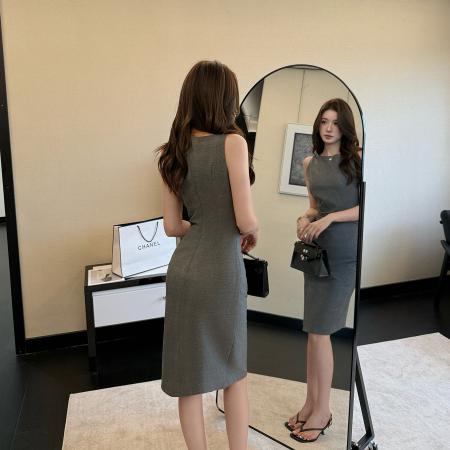 BY16625# 轻奢风无袖收腰连衣裙女开叉显瘦设计感裙子  服裝批發女裝批發服飾貨源