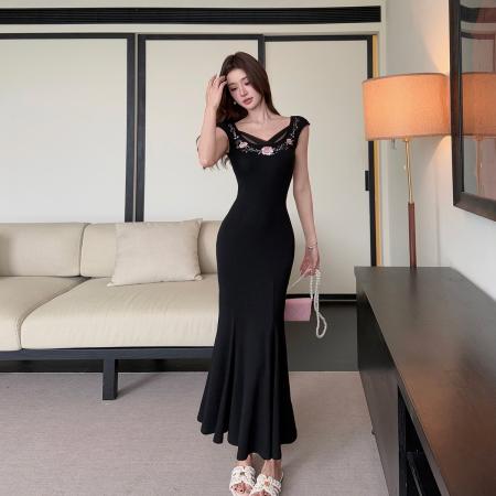 BY16629# 绮梦夜蔷薇黑色重工刺绣领吊带连衣裙长款鱼尾裙收腰修身小黑裙  服裝批發女裝批發服飾貨源