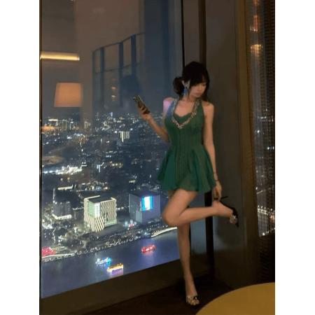 BY16671# 法式名媛镶钻挂脖连衣裙千金风纯欲性感气质收腰短裙