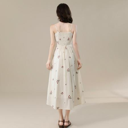 BY16698# 南法假日田园风法式甜美小清新刺绣碎花吊带长款连衣裙