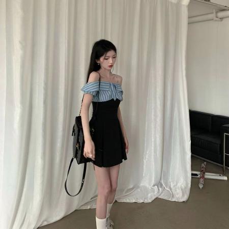 BY16745# 甜辣风显瘦遮肉小个子一字肩吊带裙蓝色竖条纹拼接连衣裙短款