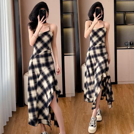 BY16776# 春夏新款不规则设计感法式复古格纹吊带连衣裙绝美裙子