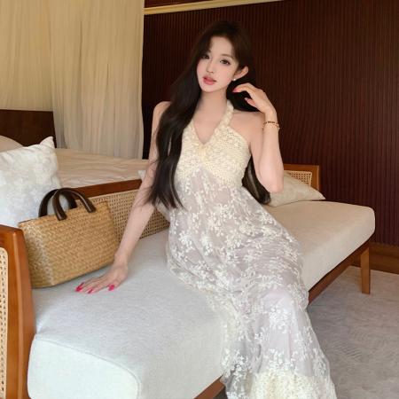 BY16791# 重工编织棉刺绣蕾丝V领沙滩钩花挂脖V领连衣裙夏海边沙滩度假风