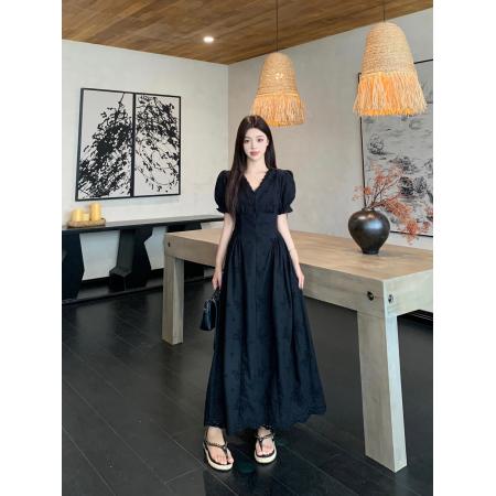 大码女装夏季新款气质镂空拼接设计感时尚收腰V领连衣裙