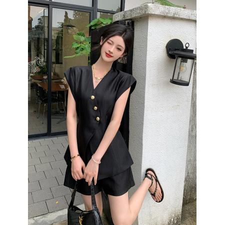 大码女装夏季新款法式V领收腰开叉上衣短裤两件套