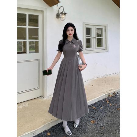 大码女装夏季新款学院风减龄收腰灰色polo领刺绣连衣裙