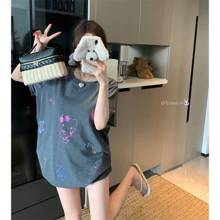 BY16986# 大码夏季胖mm正肩重工烫钻甜辣风KT猫卡通短袖宽松t恤上衣女  服裝批發女裝批發服飾貨源