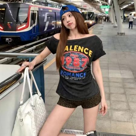 BY17012# 夏季新款韩系上衣超火超好看漂亮修身斜肩领印花短袖T恤女  服裝批發女裝批發服飾貨源