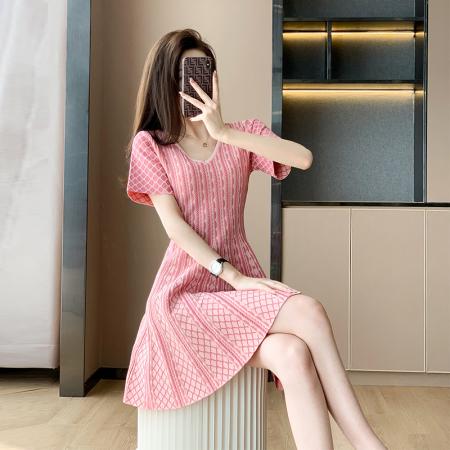 BY17031# 夏季新款女装小个子小香风粉色连衣裙女夏法式v领针织裙子  服裝批發女裝批發服飾貨源