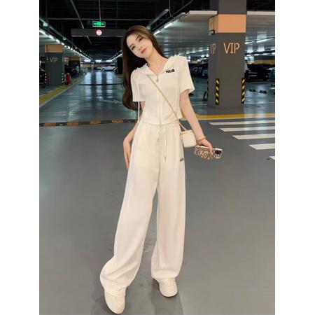 超火夏装一整套韩系减龄运动休闲高级感连帽短袖阔腿裤两件套  服裝批發女裝批發服飾貨源