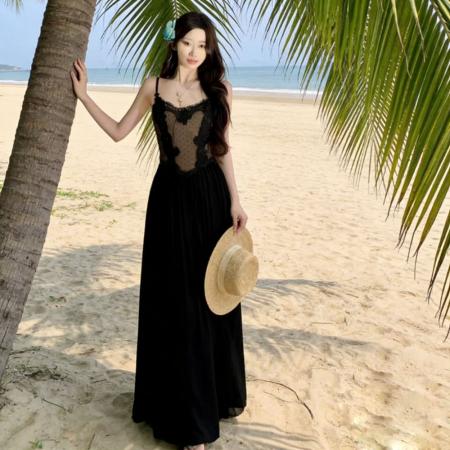 法式温柔网纱拼接吊带连衣裙独特美气质收腰大摆度假沙滩裙夏  服裝批發女裝批發服飾貨源