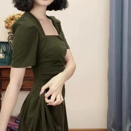 法式桔梗茶里茶气别致连衣裙子夏装小个子方领性感收腰显瘦小黑裙  服裝批發女裝批發服飾貨源