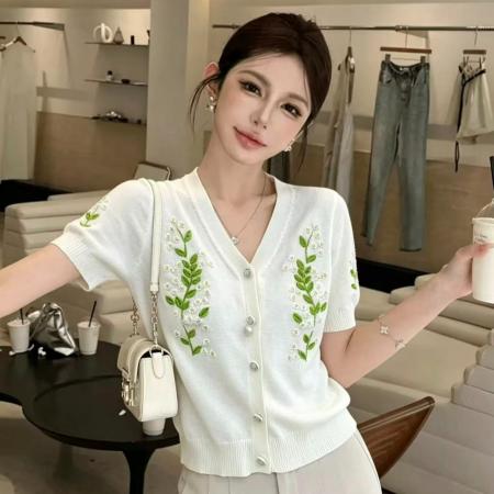 BY17205# 法式短款v领绣花针织开衫夏洋气甜美减龄收腰修身短袖t恤上衣
