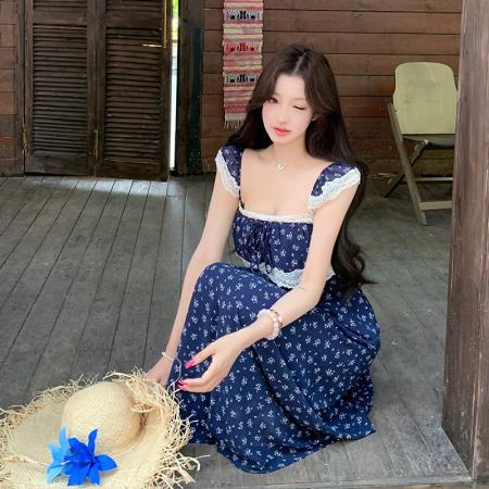 BY17227# 曼陀罗45°斜裁蕾丝拼接一字领碎花吊带连衣长裙女夏法式浪漫蓝色