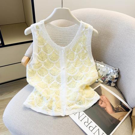 BY17306# 多巴胺少女感刺绣V领针织马甲背心女春甜美减龄叠穿坎肩上衣