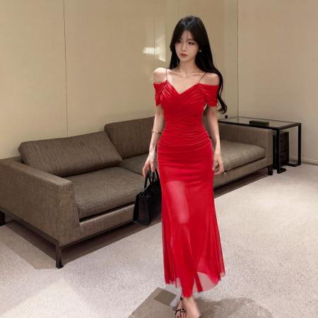 BY17411# 性感气质纯欲风露肩吊带网纱连衣裙收腰显瘦晚宴礼服长裙