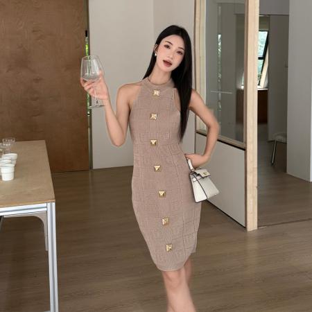 BY17422# 性感挂脖连衣裙设计重工包臀裙法式名媛小香风针织短裙夏