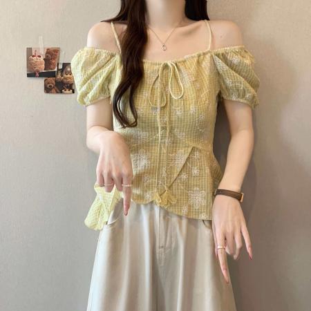 大码女装夏季韩版吊带一字肩短袖衬衣女露肩格子小清新上衣女 服裝批發女裝批發服飾貨源