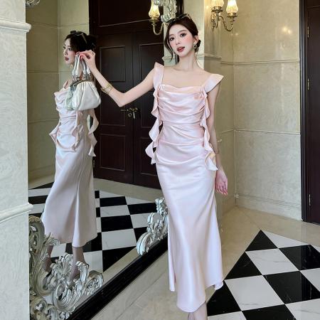 设计感小众氛围感缎面连衣裙女夏...