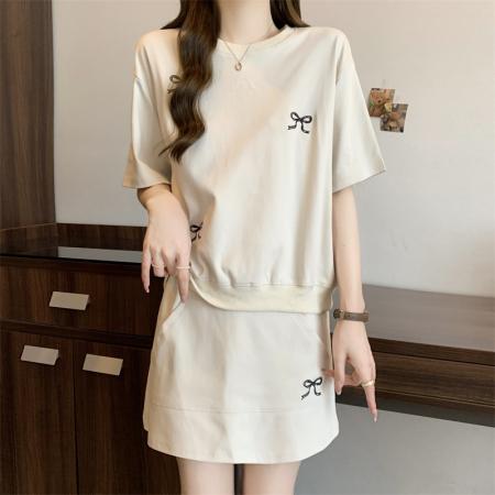 宽松刺绣蝴蝶结圆领短袖T恤上衣+A字高腰修身半身裙两件套女 服裝批發女裝批發服飾貨源