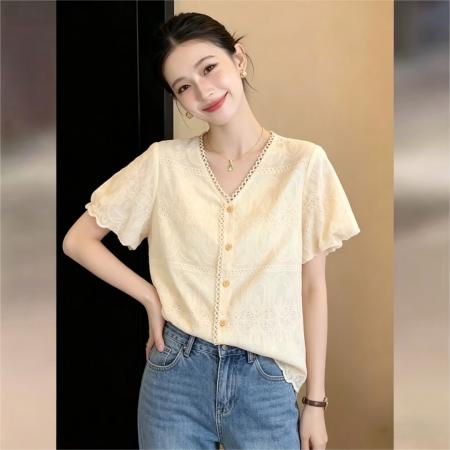 韩式镂空提花V领显瘦短袖衬衫女上衣夏凉感百搭上衣 服裝批發女裝批發服飾貨源
