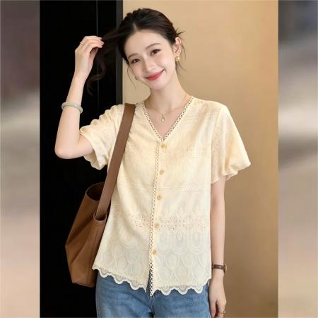 BY17537# 韩式镂空提花V领显瘦短袖衬衫女上衣夏凉感百搭上衣 服裝批發女裝批發服飾貨源