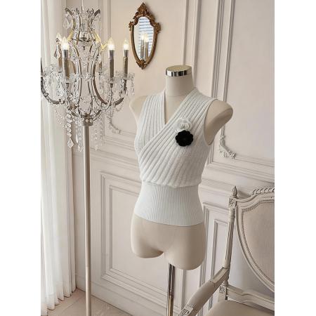 BY17549# 不规则交叉V领针织衫山茶花胸针无袖百搭女背心上衣 服裝批發女裝批發服飾貨源