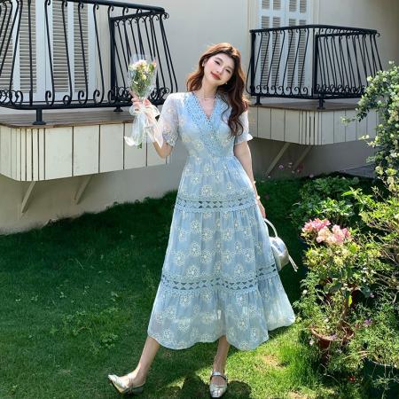 夏季新款法式时尚刺绣拼接V领短...