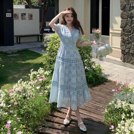 BY17566# 夏季新款法式时尚刺绣拼接V领短袖收腰显瘦连衣裙 服裝批發女裝批發服飾貨源