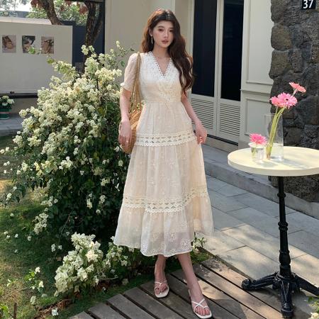 BY17566# 夏季新款法式时尚刺绣拼接V领短袖收腰显瘦连衣裙 服裝批發女裝批發服飾貨源